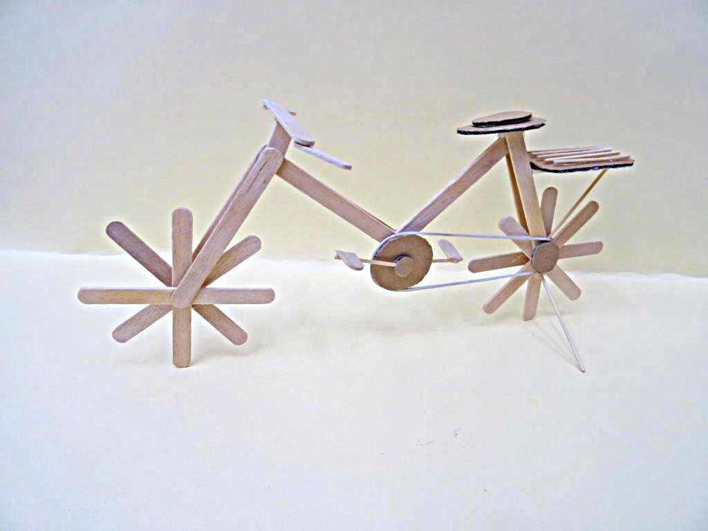 Afrykańskie inspiracje – rower z drewnianych patyków